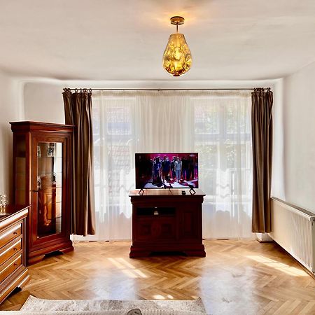 Old Town City Center Apartments Брашов Экстерьер фото