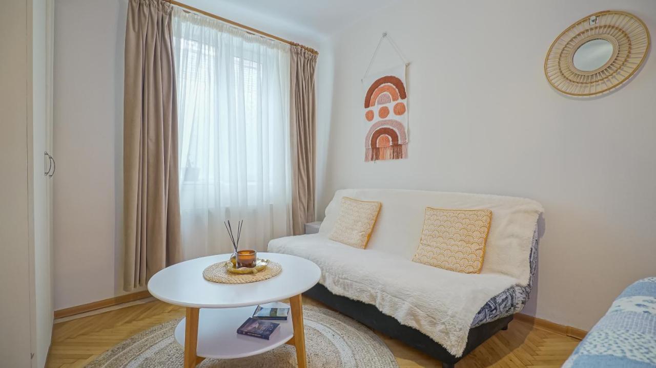 Old Town City Center Apartments Брашов Экстерьер фото