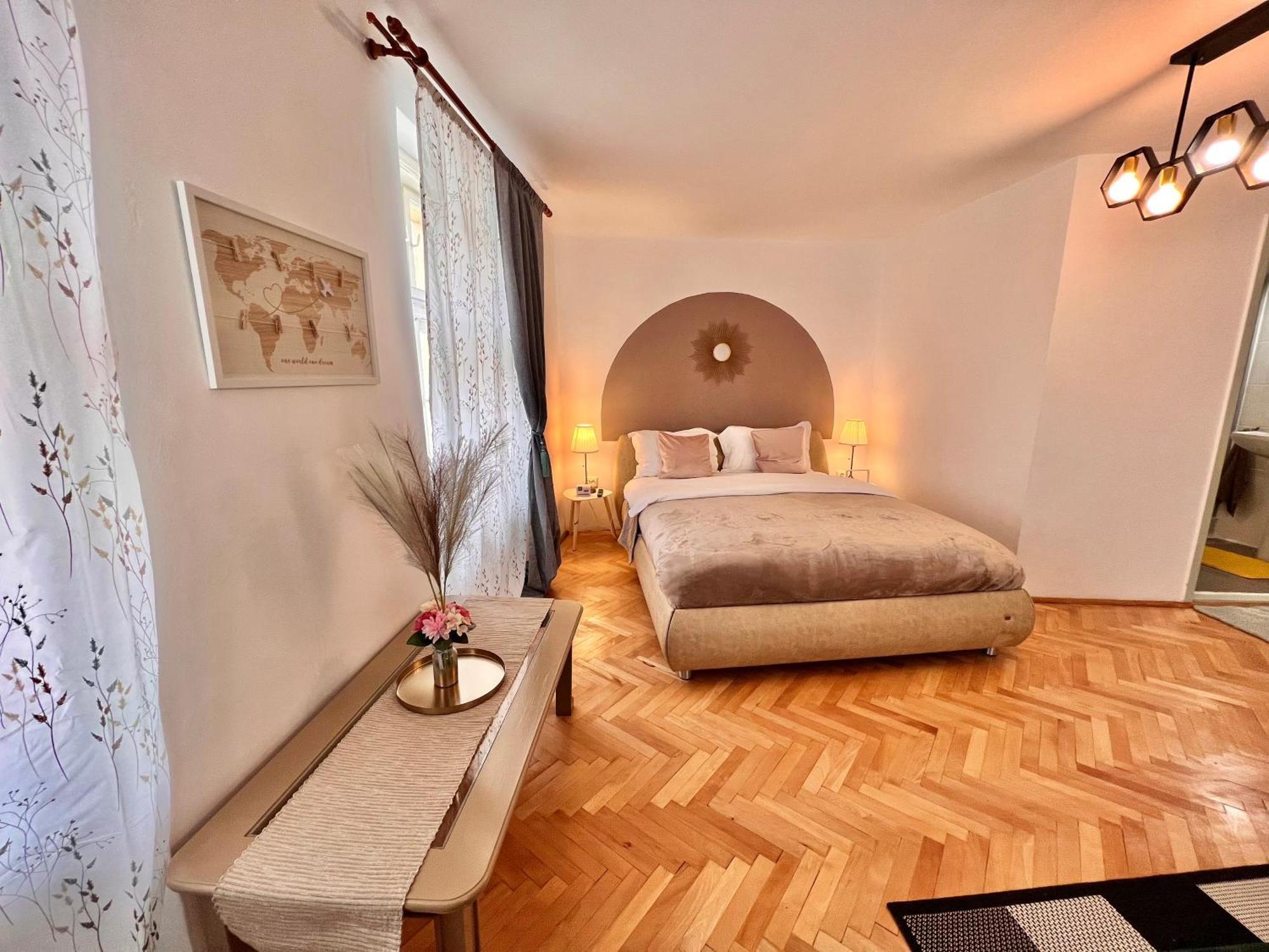 Old Town City Center Apartments Брашов Экстерьер фото