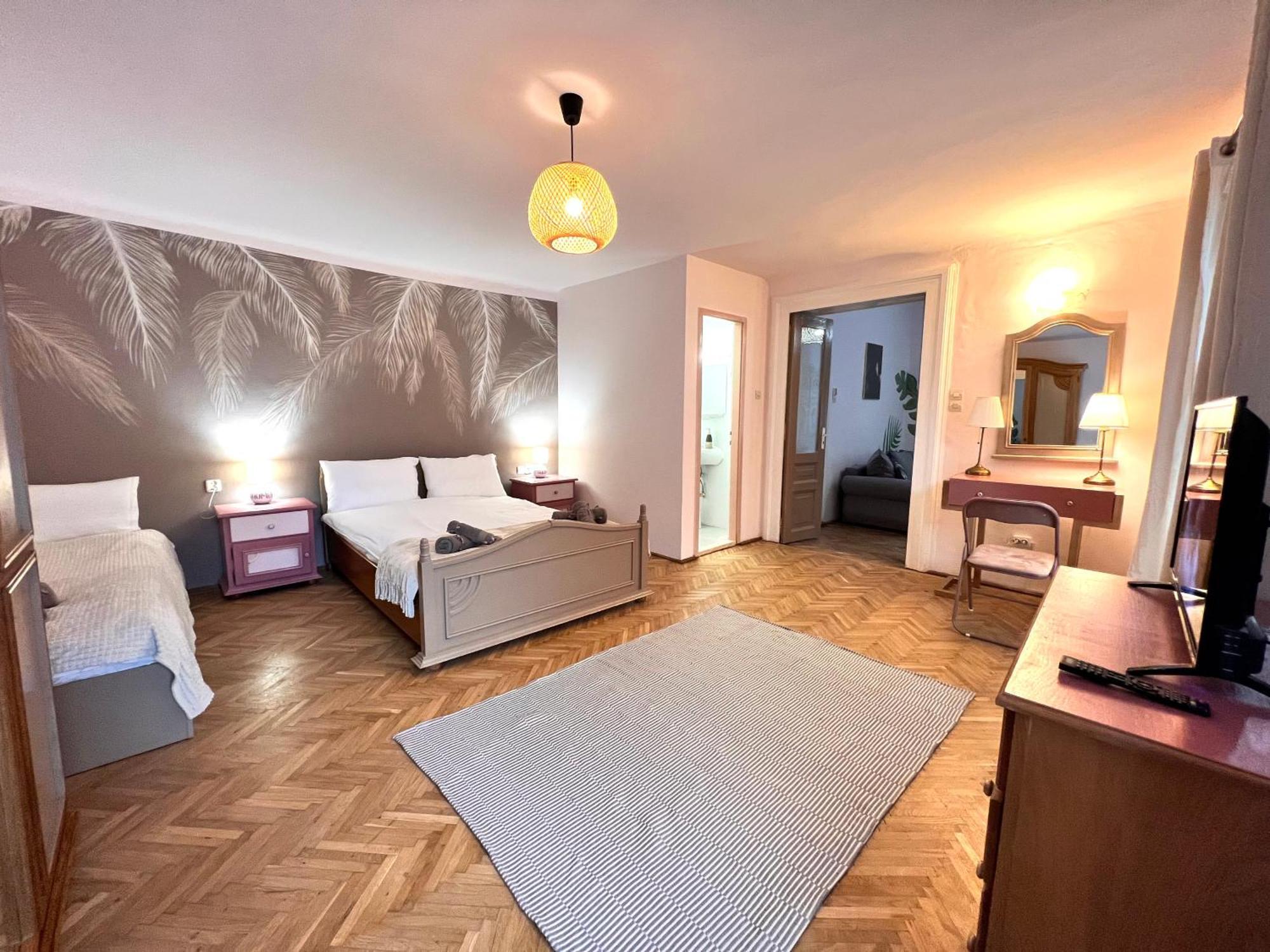 Old Town City Center Apartments Брашов Экстерьер фото