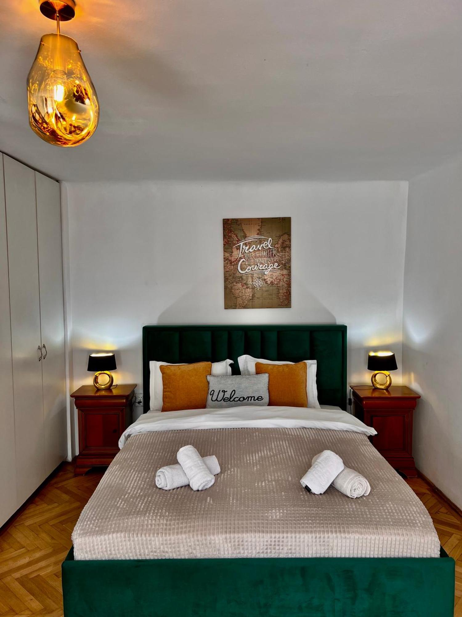 Old Town City Center Apartments Брашов Экстерьер фото