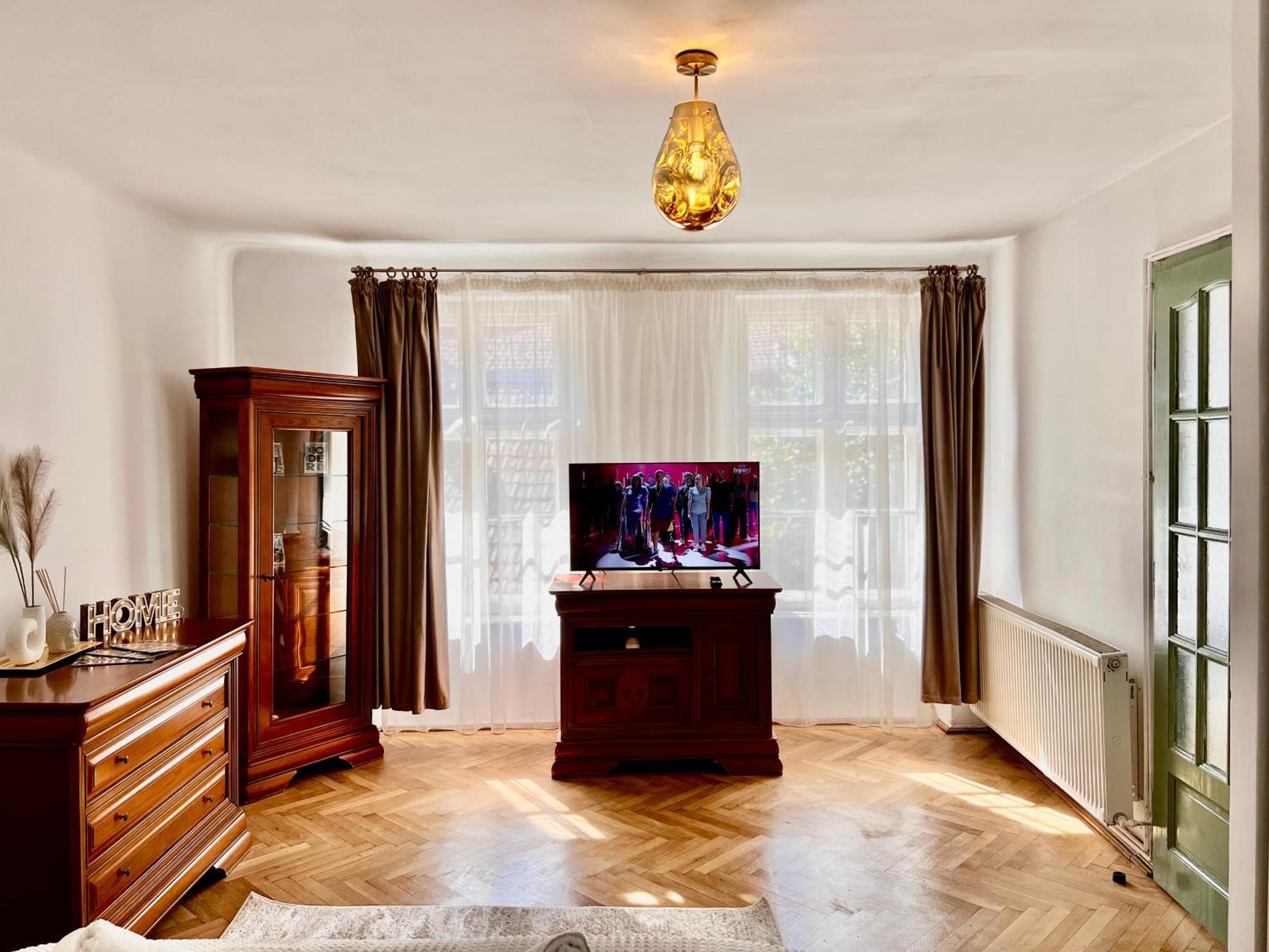 Old Town City Center Apartments Брашов Экстерьер фото